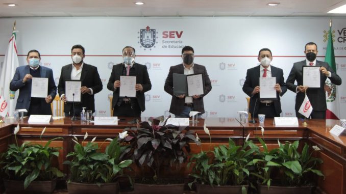 FIRMA DE CONVENIO SEV-CMIC (2)