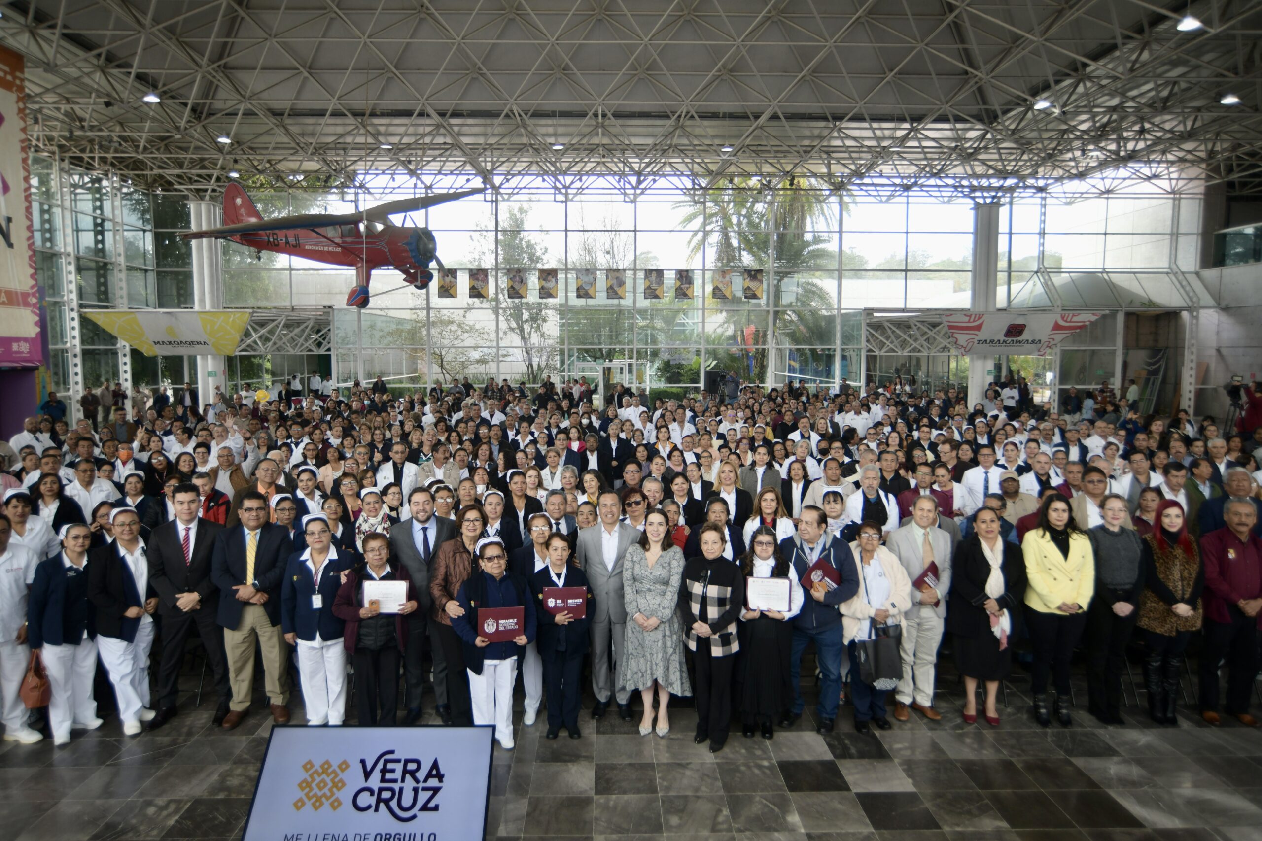 ENTREGA DE MEDALLAS SALUD 05