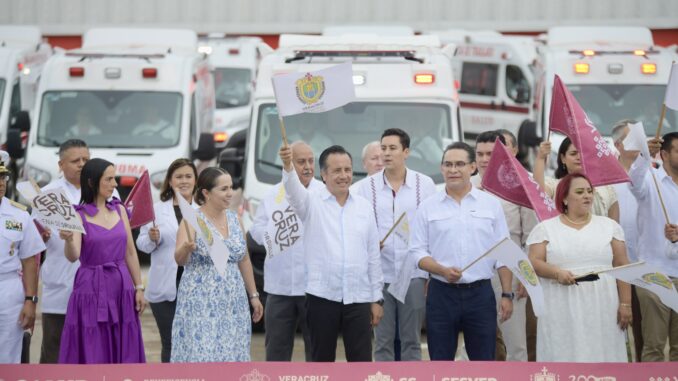 ENTREGA DE AMBULANCIAS (1)